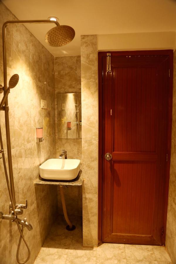 Nitheesh Residency Hotel Kanchipuram Exterior photo